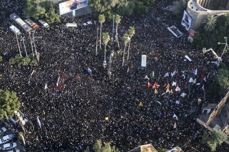 Irán dice que ya no acatará restricciones de acuerdo nuclear