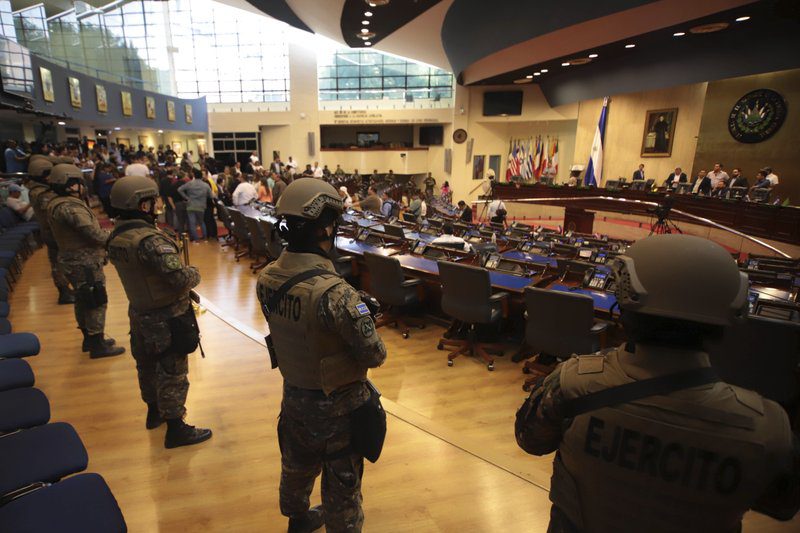 Militares congreso El Salvador