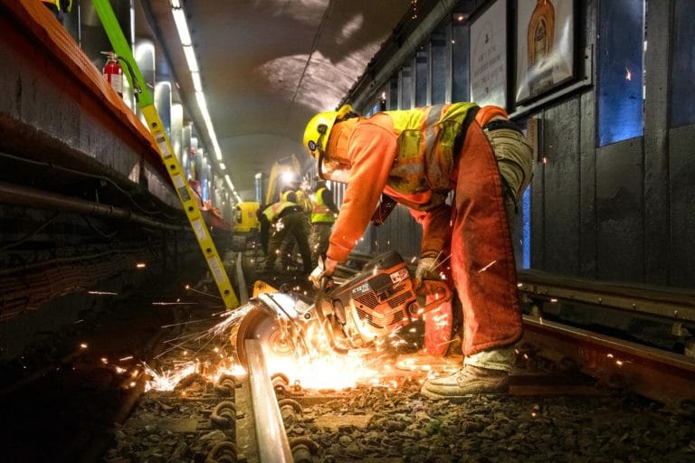 Anuncian cierres en líneas de la MBTA durante renovaciones