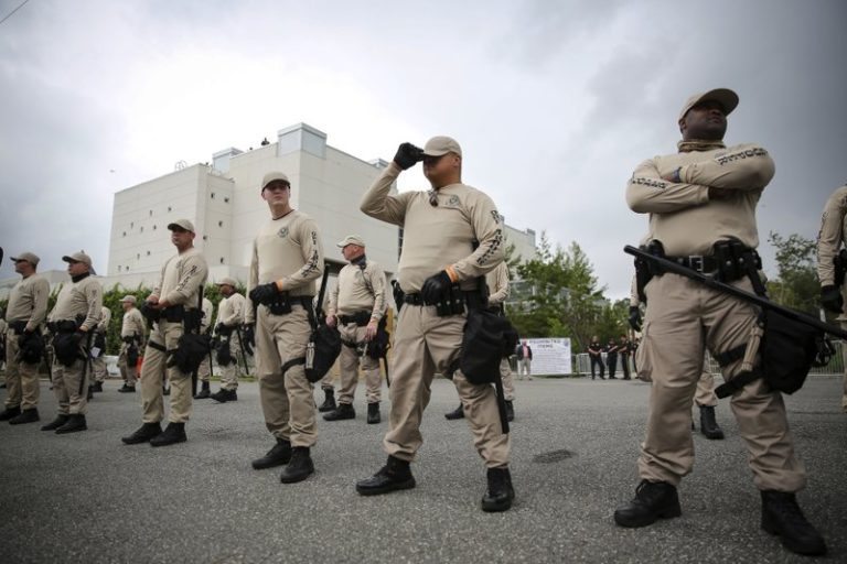 Reporte documenta auge de propaganda supremacista