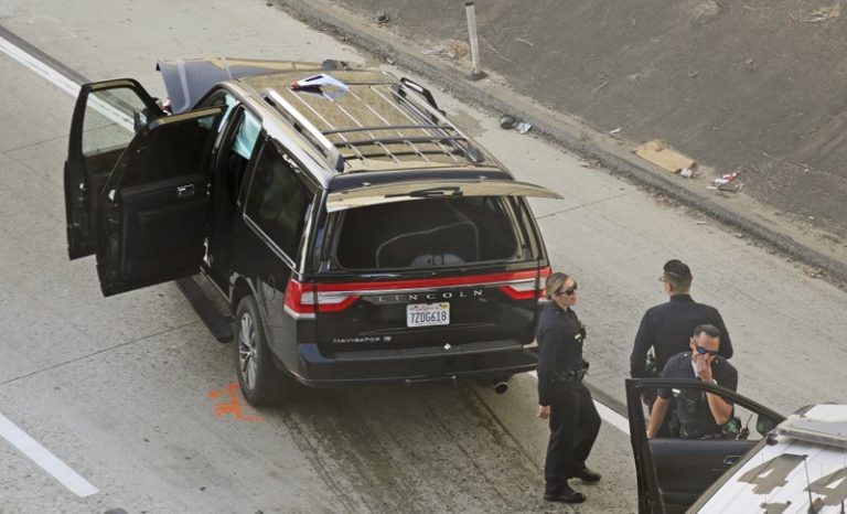 Roban carroza fúnebre con todo y cadáver