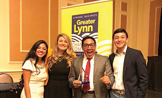 Cámara de Comercio de Lynn y su “City Pride Award” Activista guatemalteco recibe  Premio “Orgullo de Lynn”