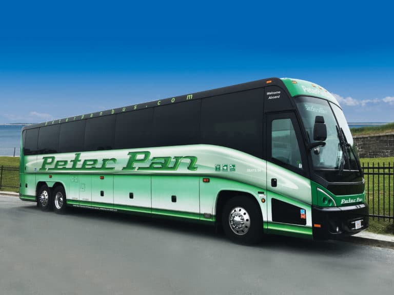 Empresa local de autobuses permitirá inspecciones de ICE