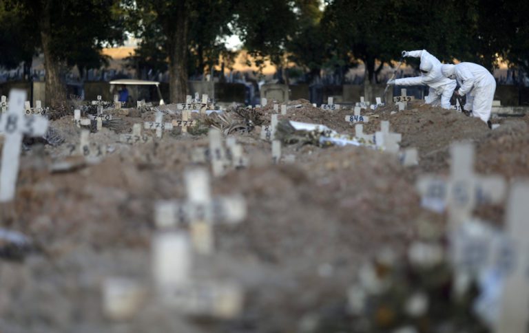 Muertes por coronavirus en América Latina superan las 50.000