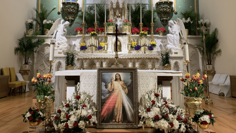 Iglesia Santísimo Redentor de East Boston ya abrió sus puertas