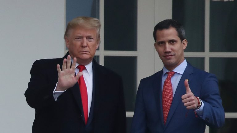 Trump: Me reuniría con Maduro solo para su salida del poder