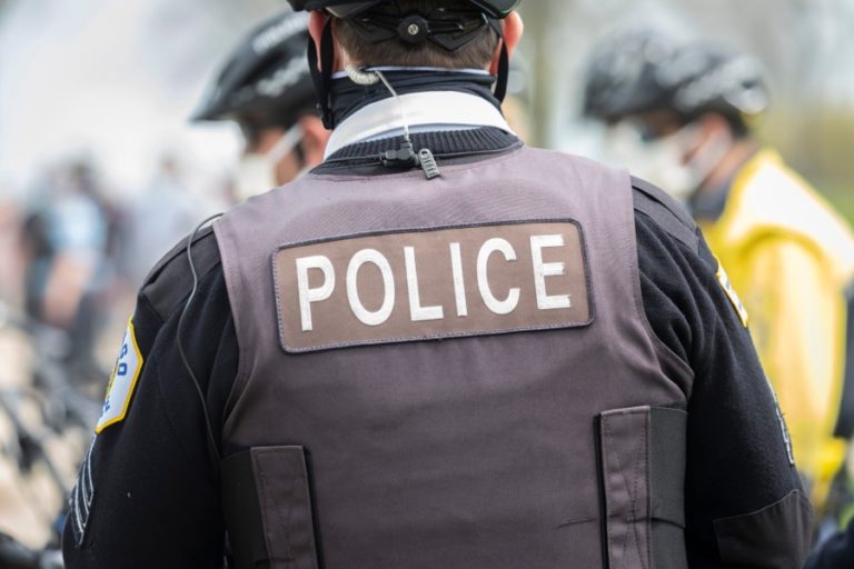 Gobernador Baker anuncia proyecto de ley: Reformar la policía