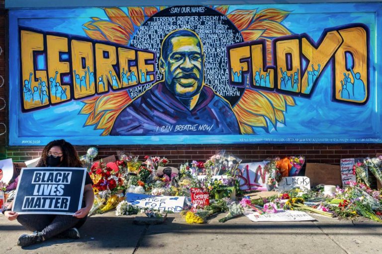 Lugar donde murió George Floyd se convierte en gran memorial