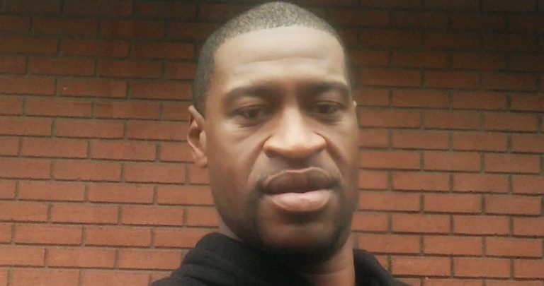 Los cuatro ex policías involucrados en el asesinato de George Floyd ahora enfrentan cargos