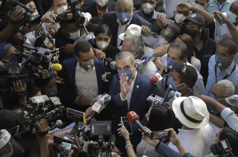 Abinader gana elecciones dominicanas, según conteo parcial