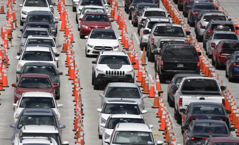 Miami ordena toque de queda y cierra algunos negocios