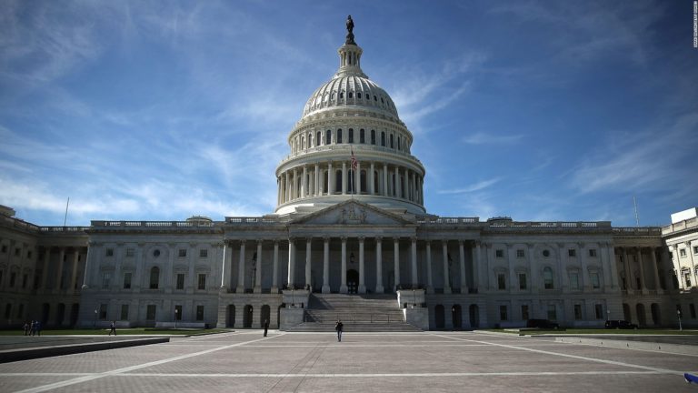 RUEDA DE PRENSA: LÍDERES DEL CONGRESO LATINO REACCIONAN EN CONTRA DE MARKEY POR SU VOTO A FAVOR DE «CUOTA DE CAMA»