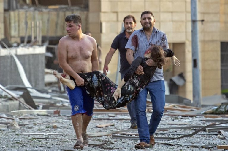 Fotos: Terror, muerte y daños tras explosión en Beirut