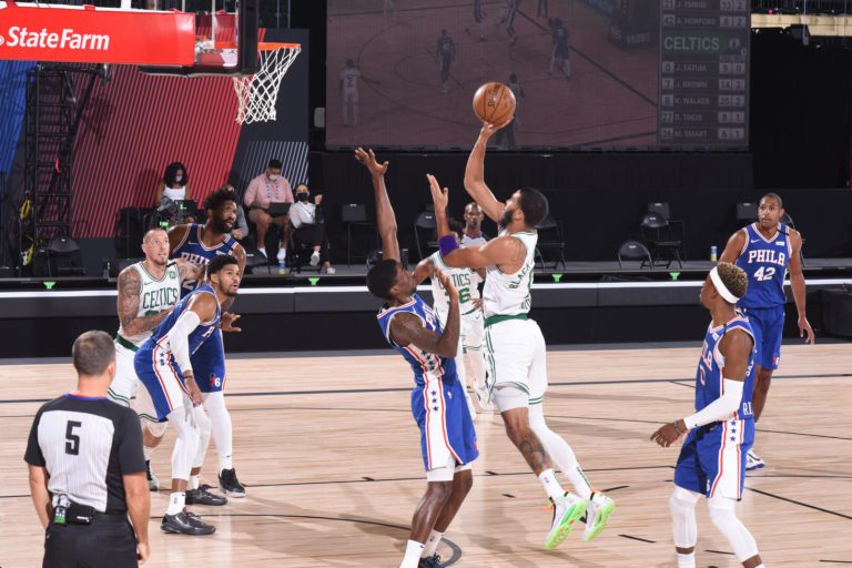 Los Celtics aniquilan a los 76ers