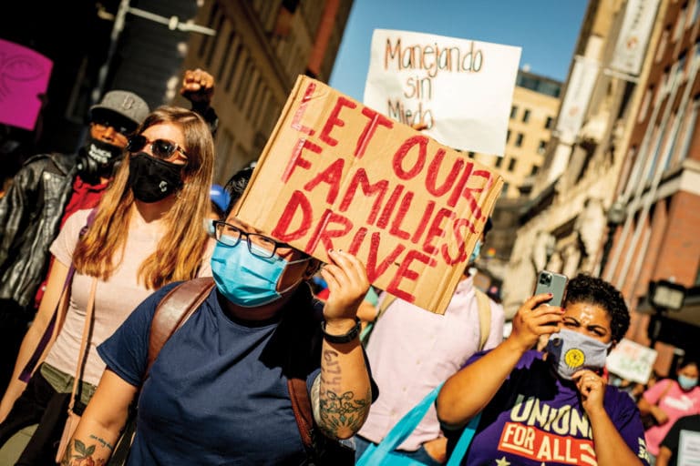 Demandan licencias de conducir para inmigrantes indocumentados