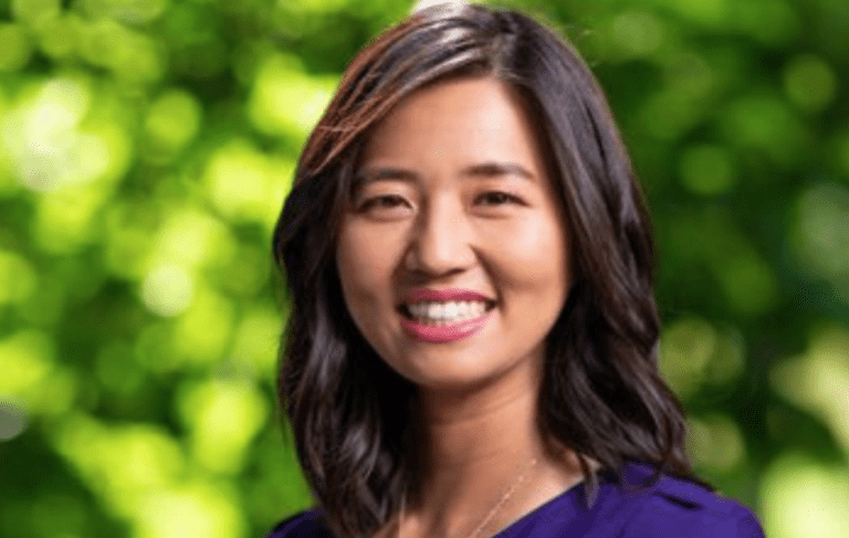 Michelle Wu oficializa su candidatura a la Alcaldía: “Hay que impulsar un  nuevo liderazgo en Boston”