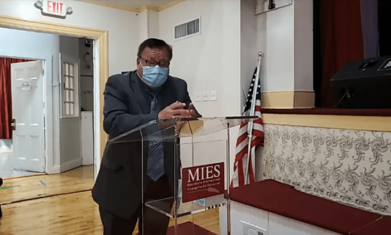 Pastores de tres Iglesias cristianas de Lynn le dan tranquilidad a su comunidad