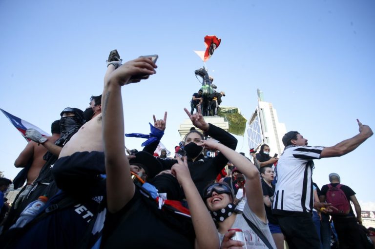 Casi 6 millones de chilenos dicen sí a nueva Constitución