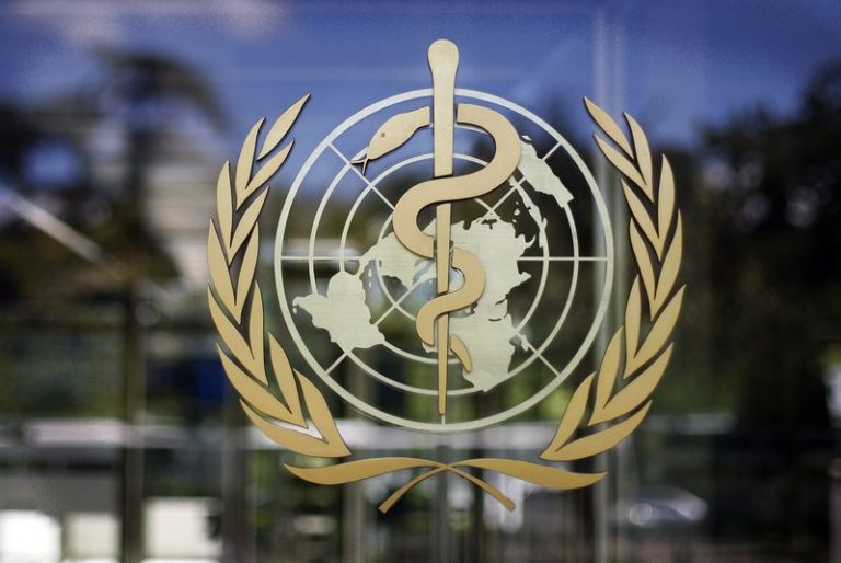 OMS reporta cifra récord de casos nuevos de COVID-19