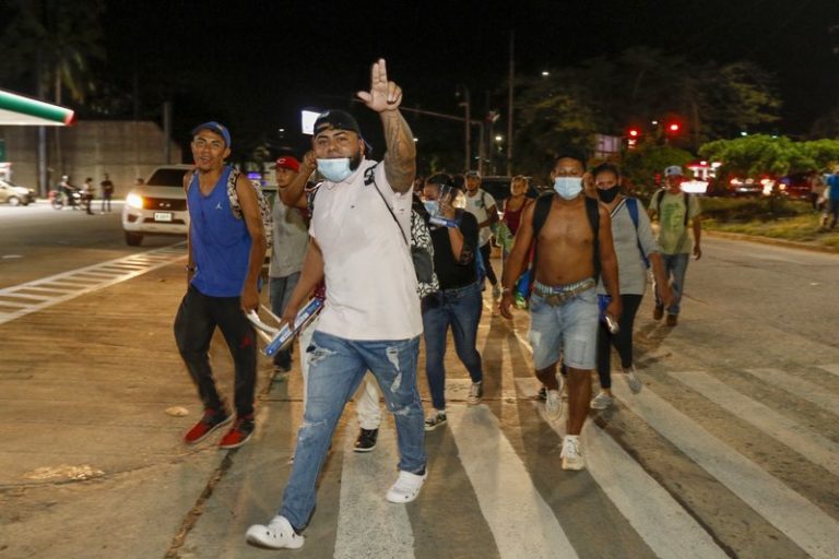 Cientos de migrantes salen de Honduras en plena pandemia