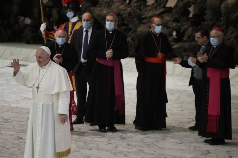 Papa aprueba uniones civiles entre personas del mismo sexo