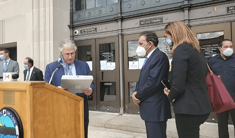 Ciudad de Lynn rinde homenaje a sobreviviente del COVID-19