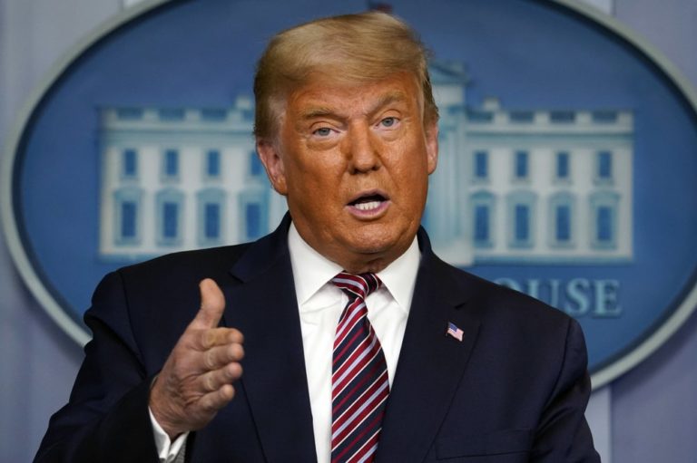 Trump ataca integridad de elecciones; sigue conteo de votos