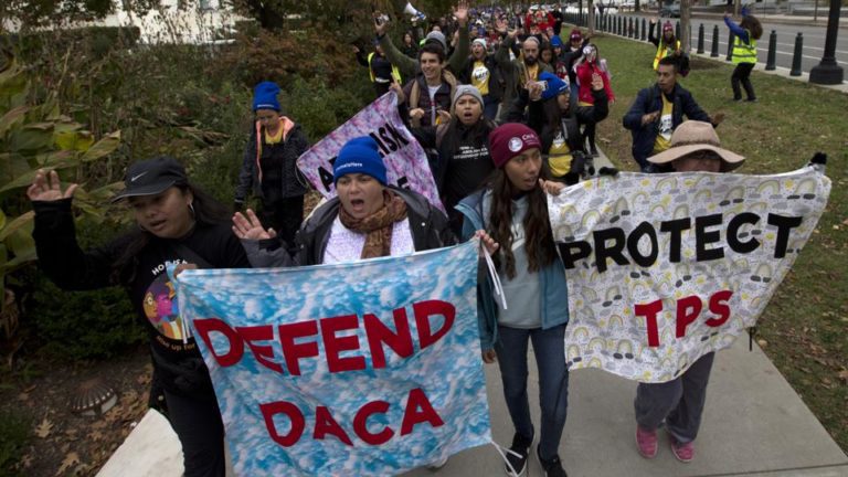 La columna de Inmigración: Esperanza para la comunidad inmigrante con TPS, DACA y solicitantes de asilo
