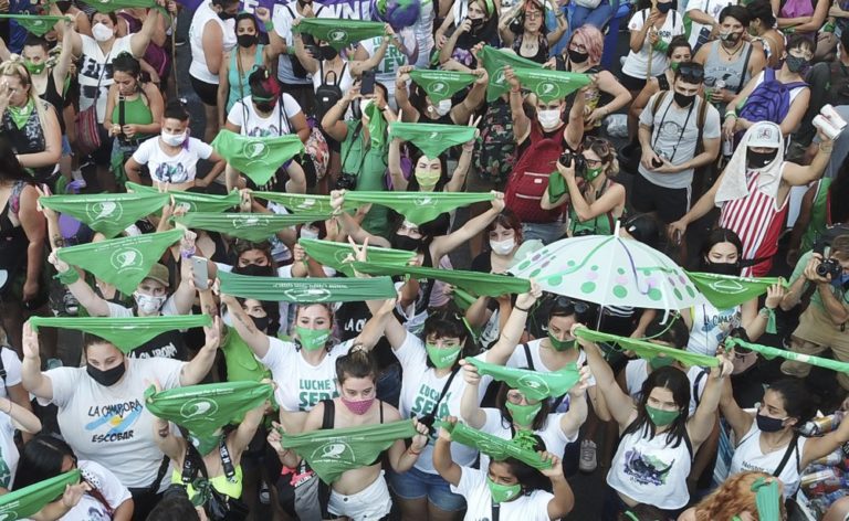 Aprobación de aborto en Argentina puede influir en la región