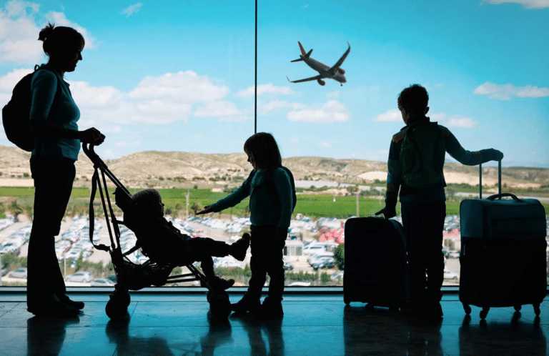 La columna de Inmigración: ¿Puedo viajar dentro de Estados Unidos, si no cuento con un estatus migratorio?