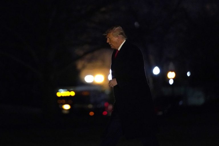 Trump aislado y en silencio ante segundo juicio político