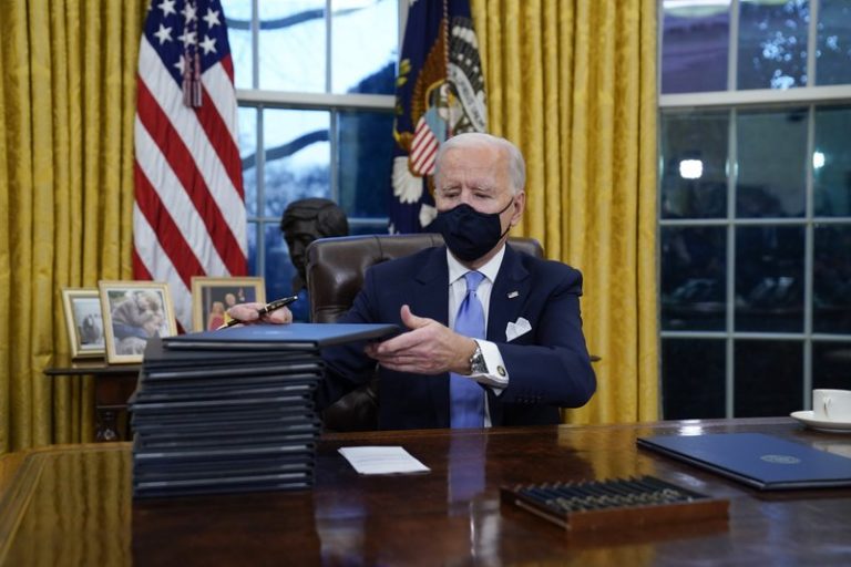 Biden apuesta en grande a una reforma sobre inmigración