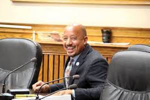 Brian de Peña pide respetar la Constitución