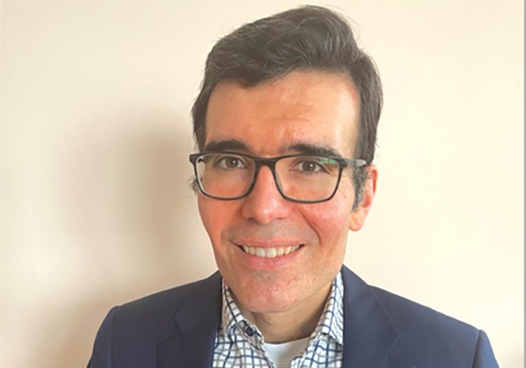 Alcalde Walsh nombra a inmigrante colombiano miembro del Comité Escolar de Boston