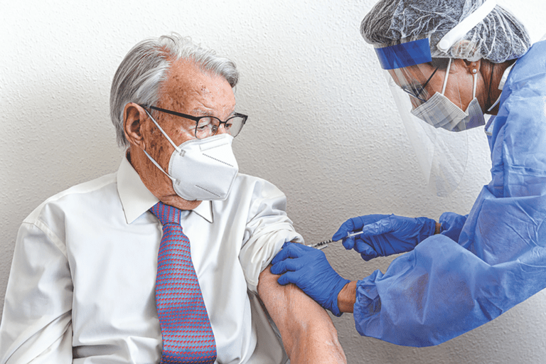 La columna de Max: El gobernador de las vacunas