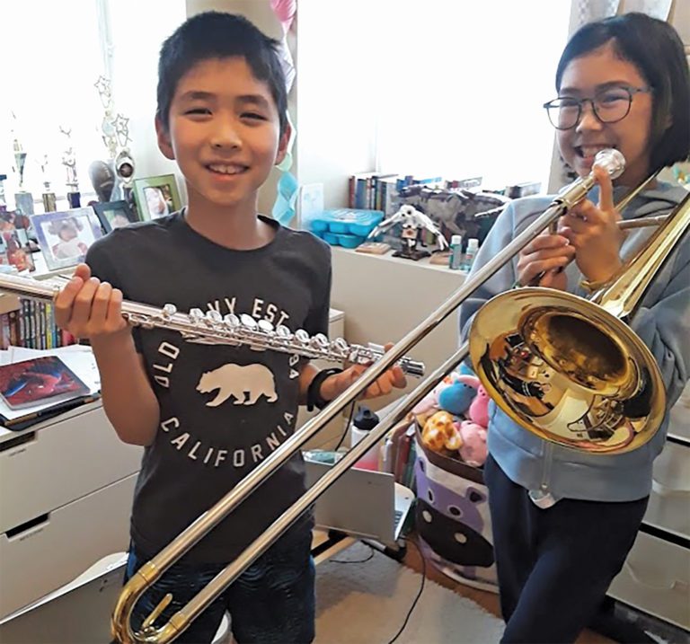 Escuelas reciben donación para sus programas de música