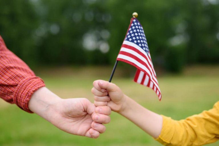 Defensa legal para niños y jóvenes migrantes