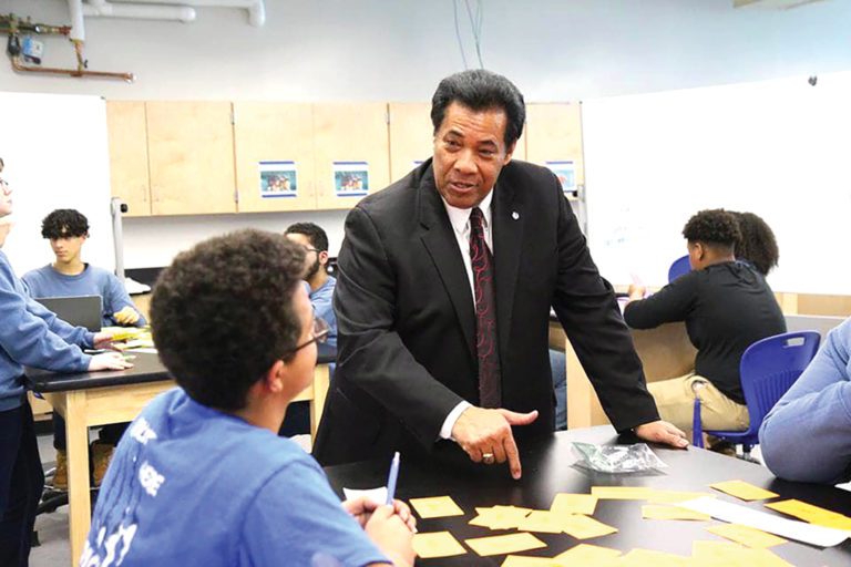 Implementan programa de empleo en Lawrence