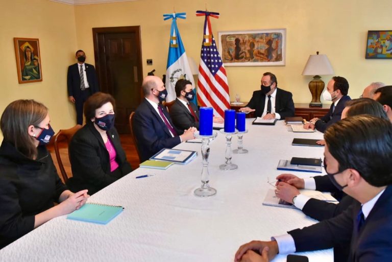 Guatemala: Enviado de Biden llega para hablar de migración