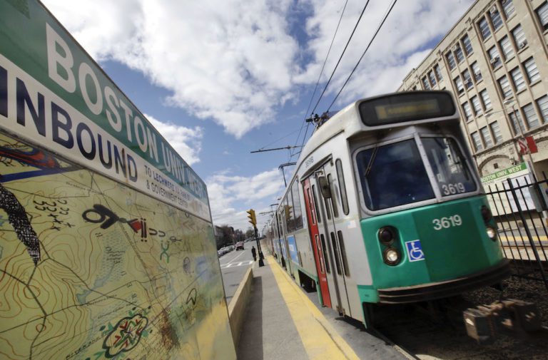Presionaron a MBTA para reanudar servicio de transporte