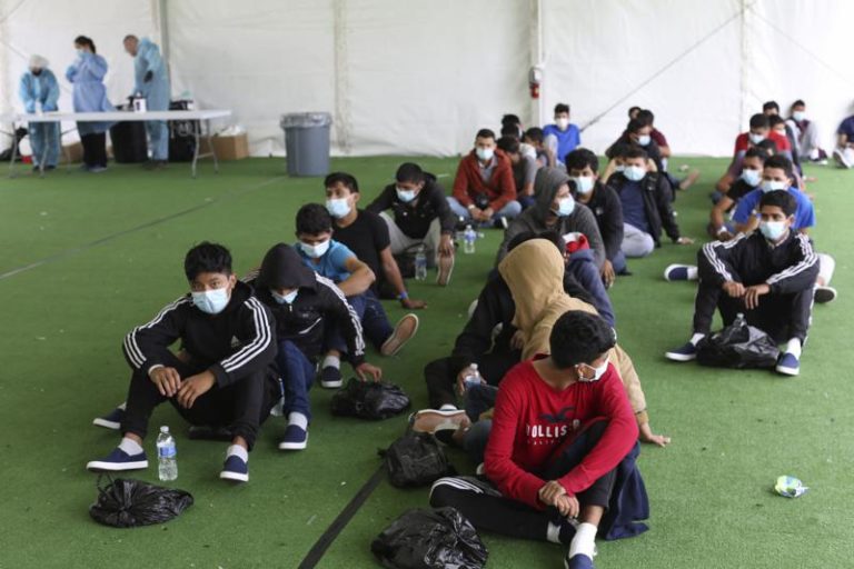 Cae número de niños migrantes solos en frontera de EEUU
