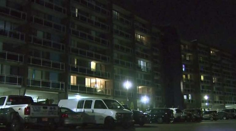 Investigan presunto homicidio de mujer en Framingham