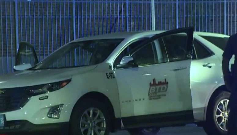 Mujer robó vehículo de la alcaldía de Boston y pateó a policías 1 Untitled 2021 05 14T080507.983 e1620993967620