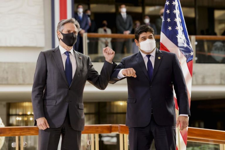 EEUU pide a Centroamérica combatir pobreza y corrupción