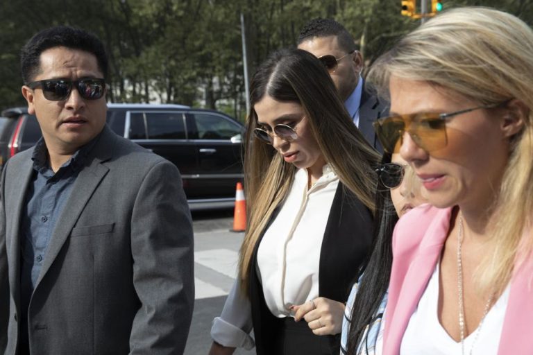 Esposa de “El Chapo” se declara culpable de tráfico drogas