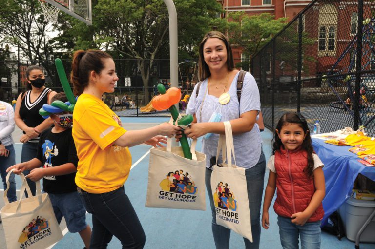 Cientos se vacunaron en el  “Día de la Esperanza”