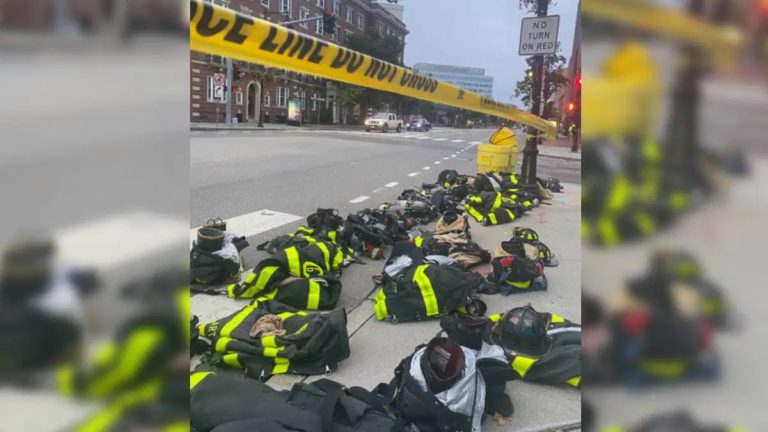 12 bomberos sufrieron quemaduras en Cambridge