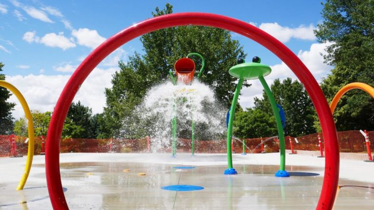 5 parques con chorros de agua cerca de ti