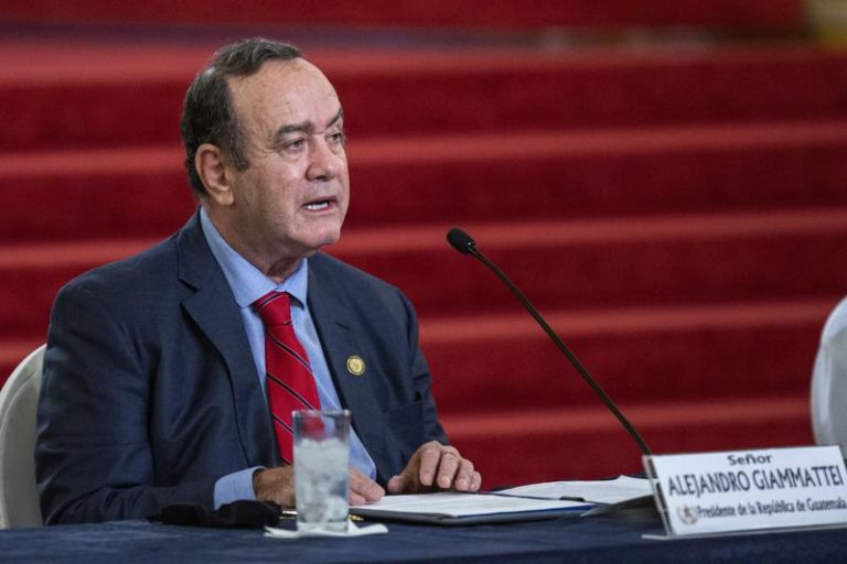 EEUU prohíbe la entrada al expresidente de Guatemala Giammattei por corrupción
