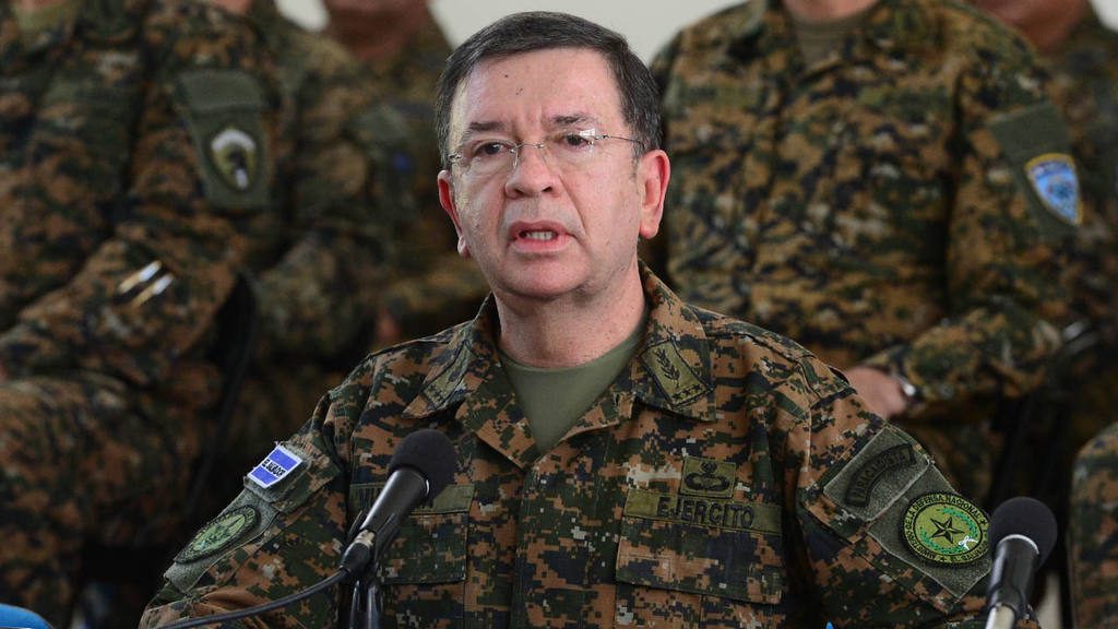 El Salvador: embargan más bienes a exministro de Defensa 1 1440735140855